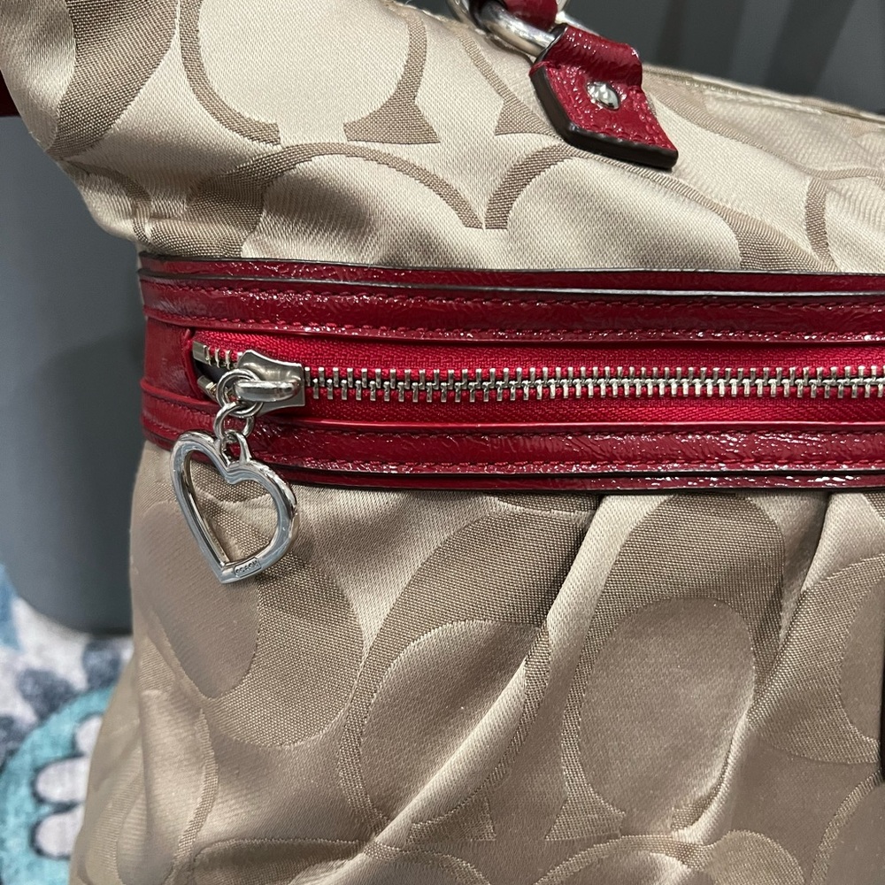 Coach Poppy Daisy XL Shoulder Bag EUC - Picture 7 of 16